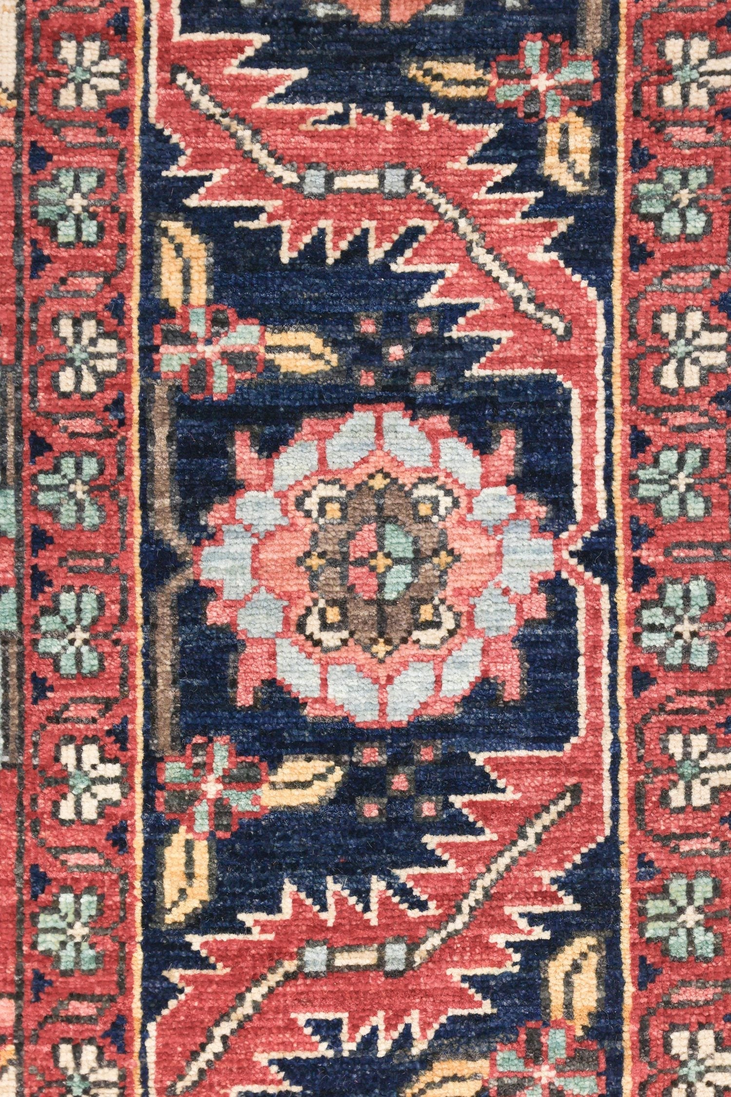 Heriz Handwoven Tribal Rug, J75002