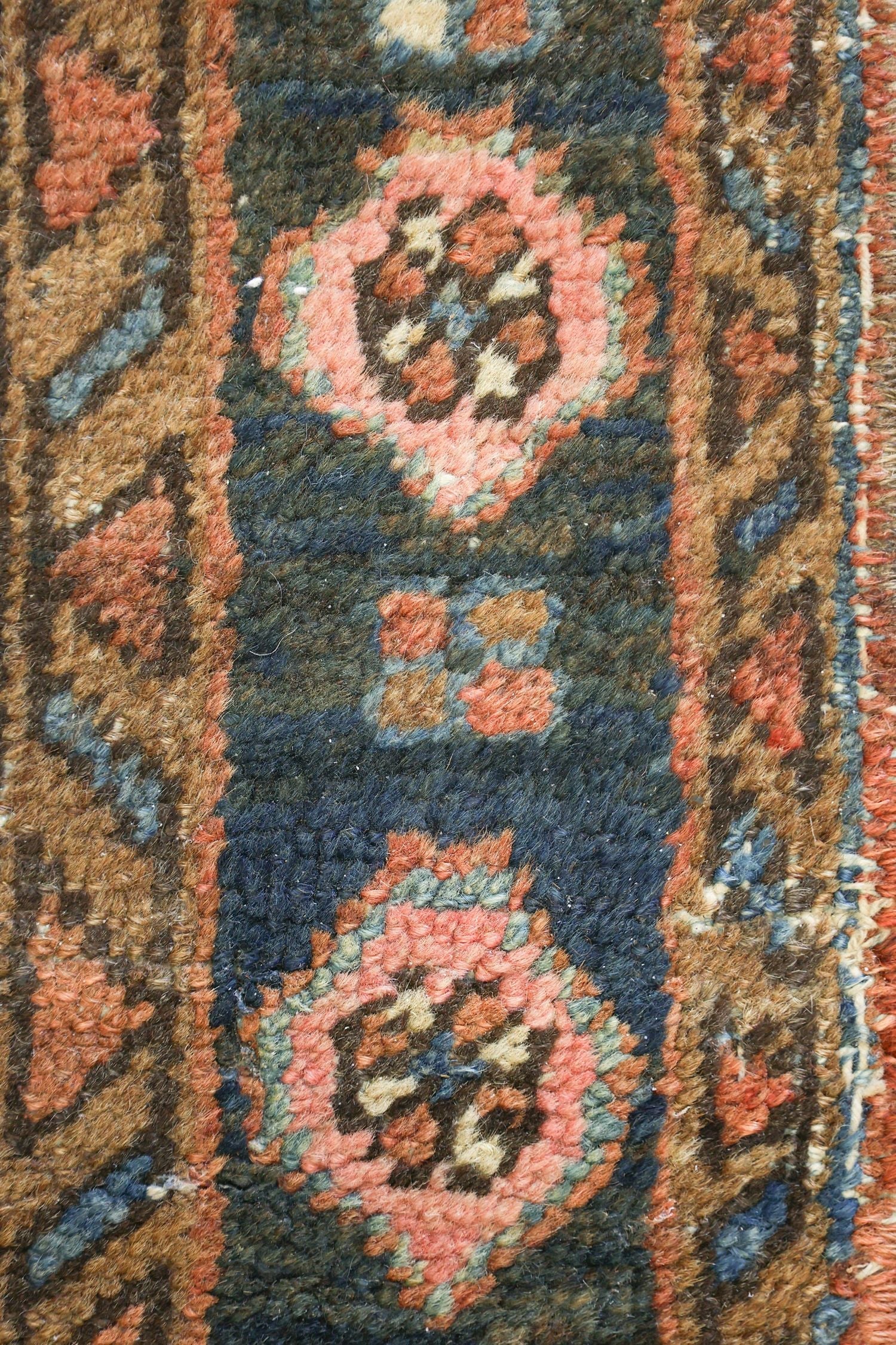 Antique Heriz Handwoven Tribal Rug, J75382