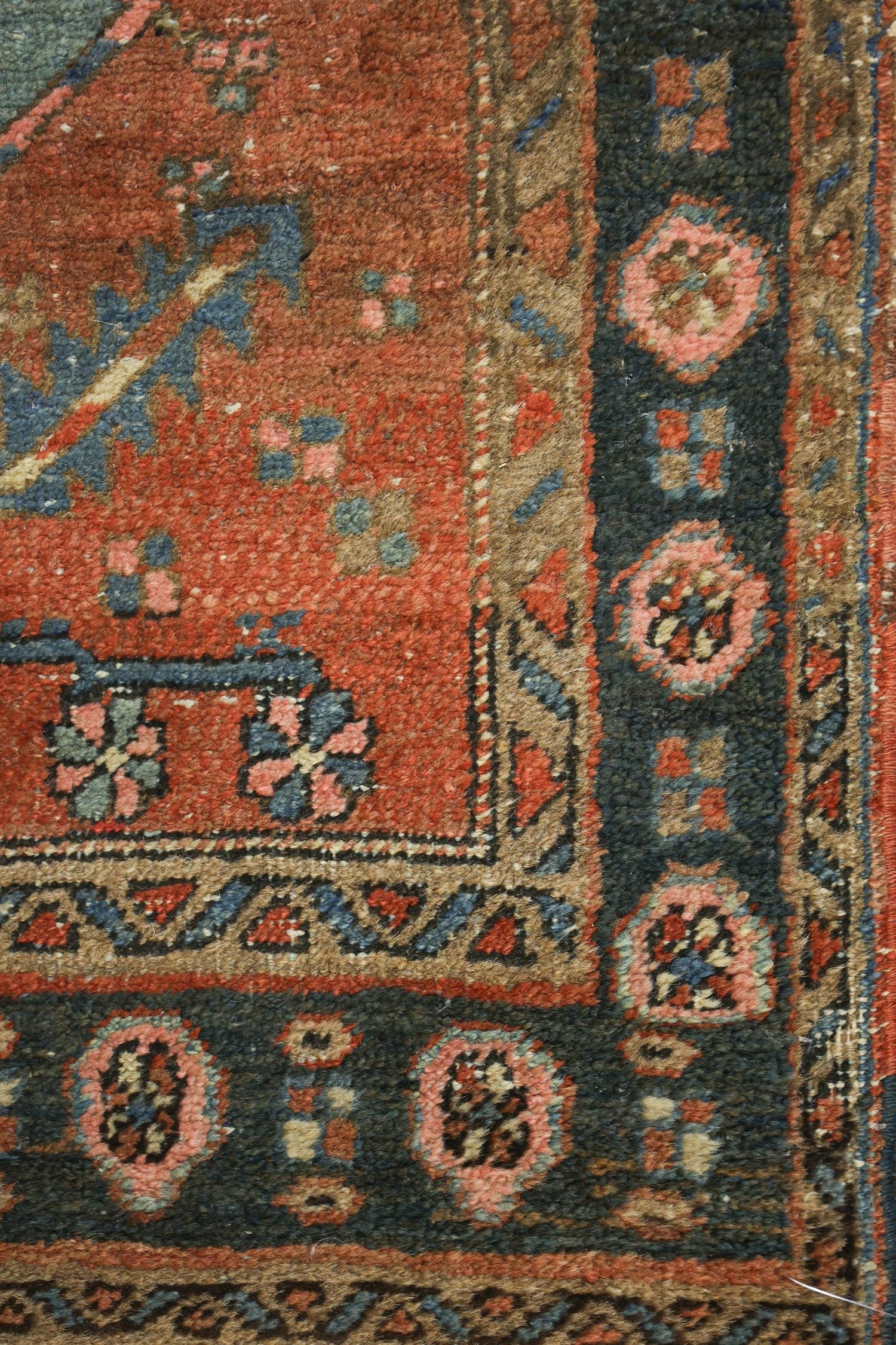 Antique Heriz Handwoven Tribal Rug, J75382