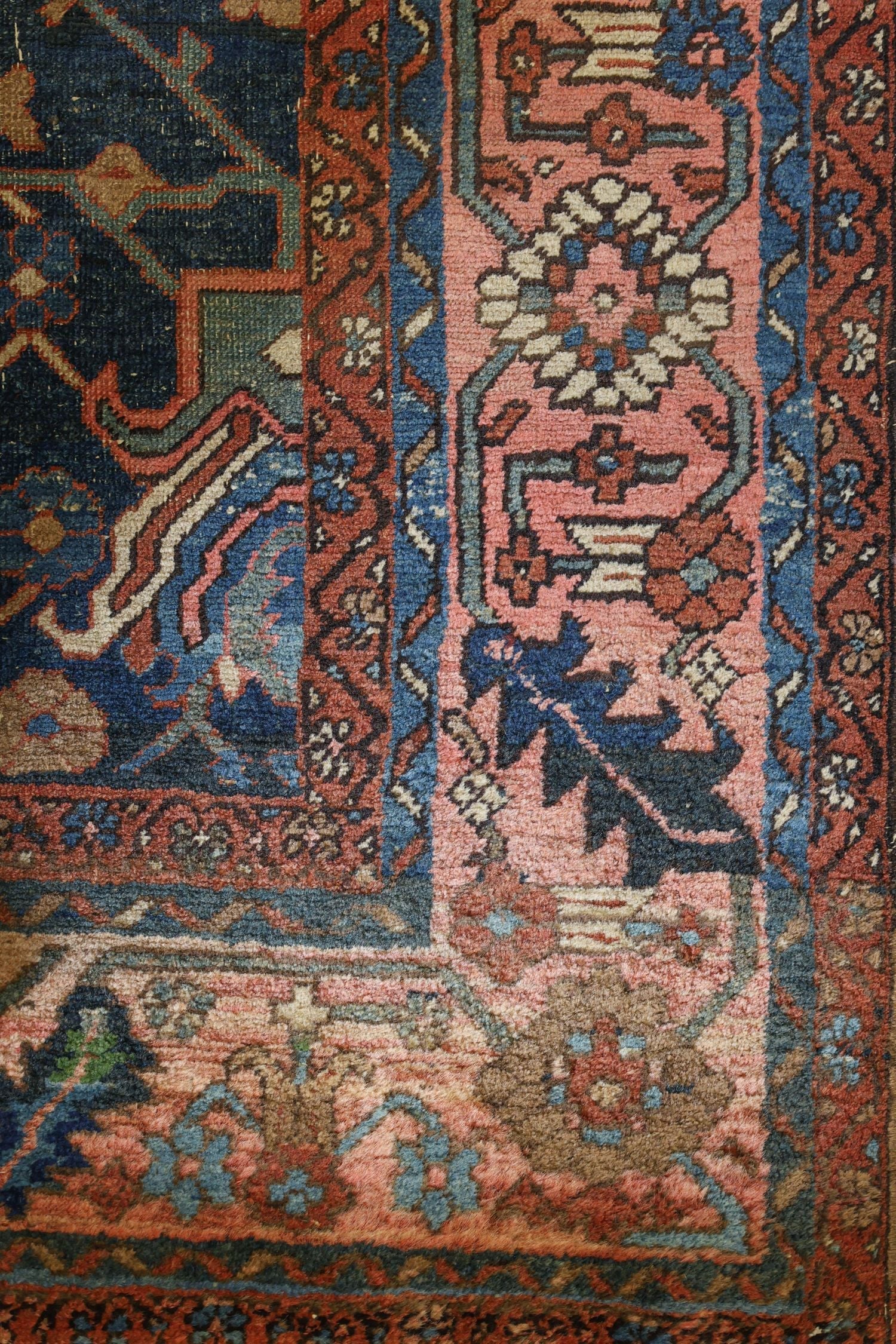 Antique Heriz Handwoven Tribal Rug, J75595