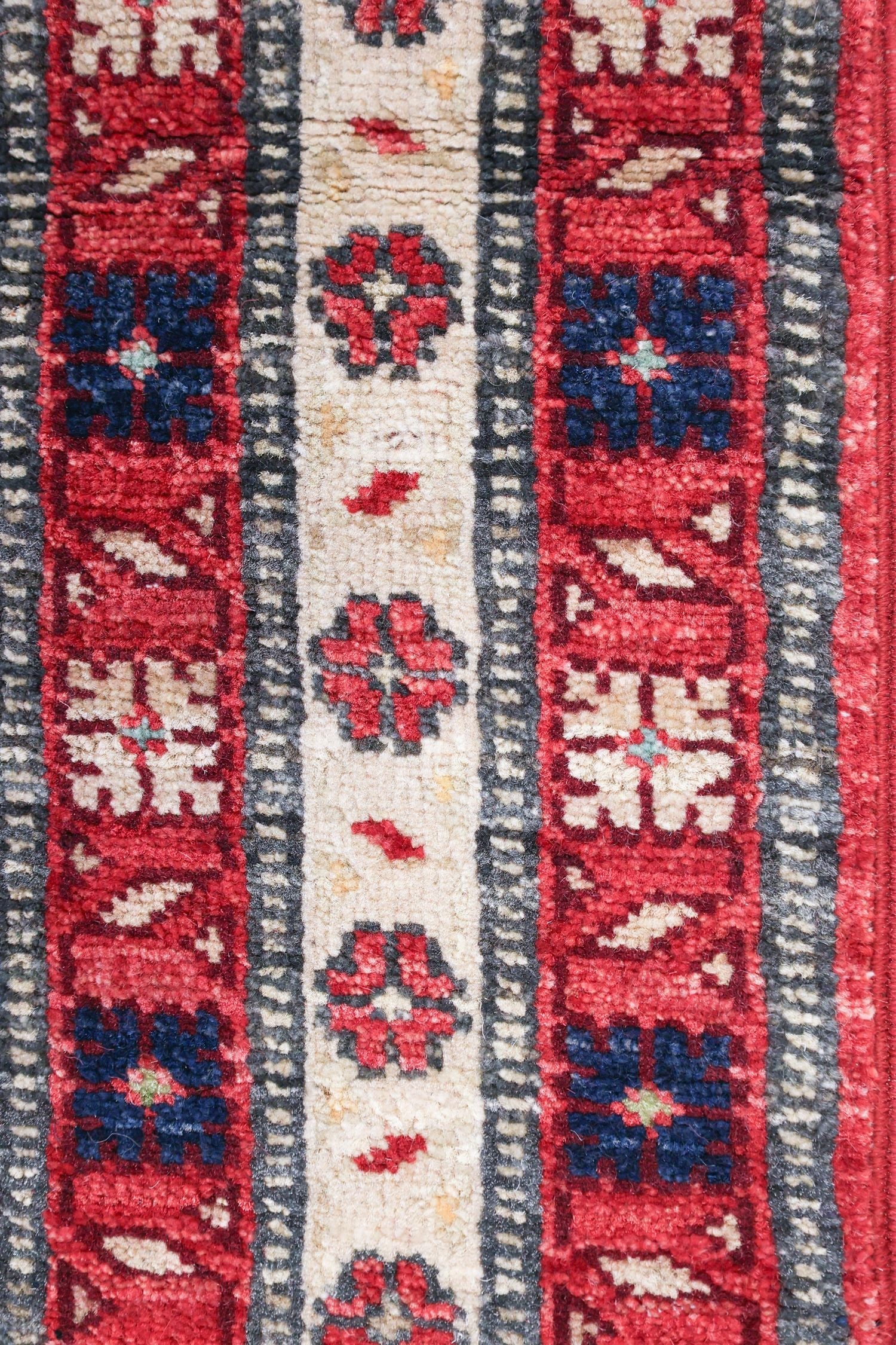 Khamseh Handwoven Tribal Rug, J74689