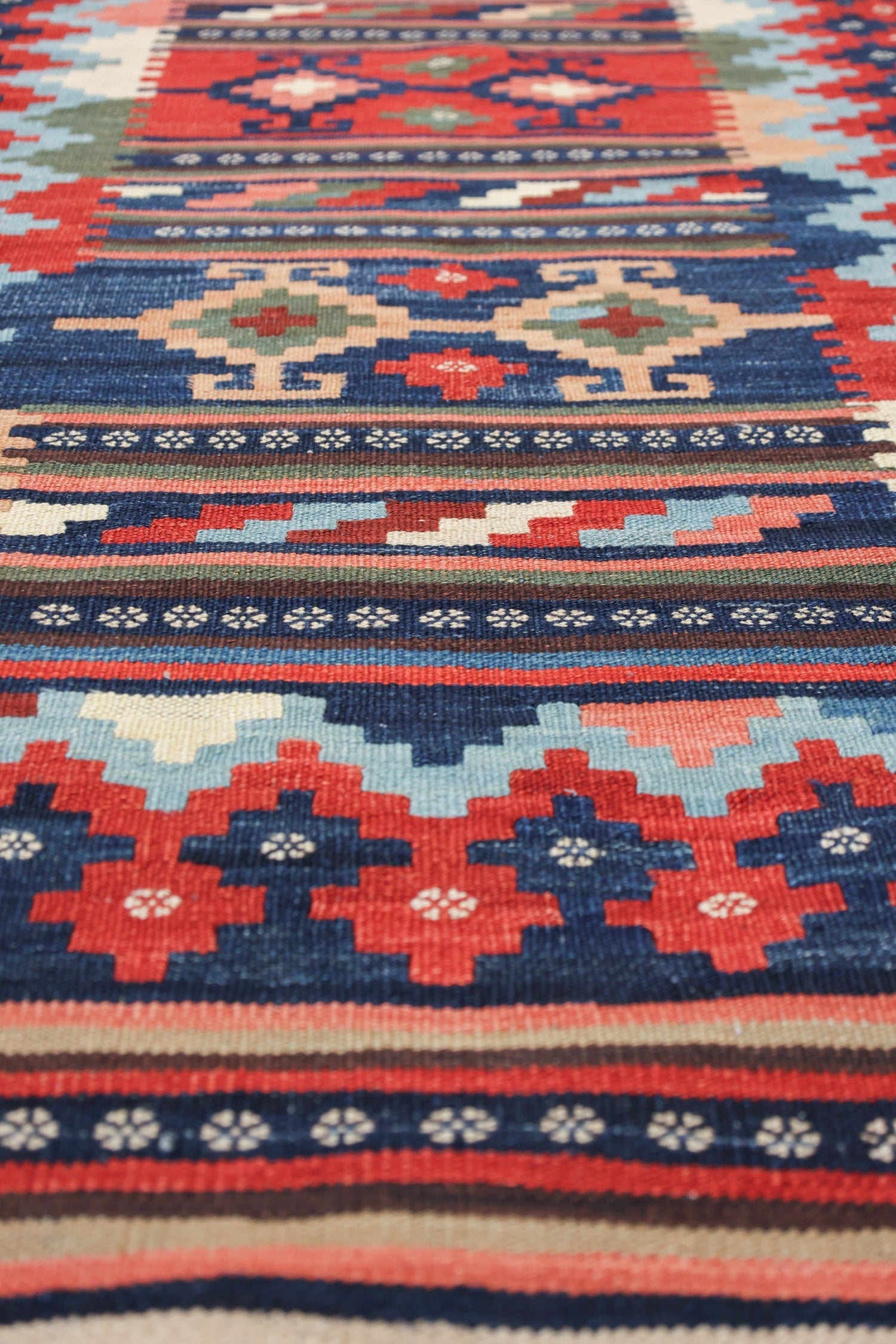 Kilim Handwoven Tribal Rug, J71657