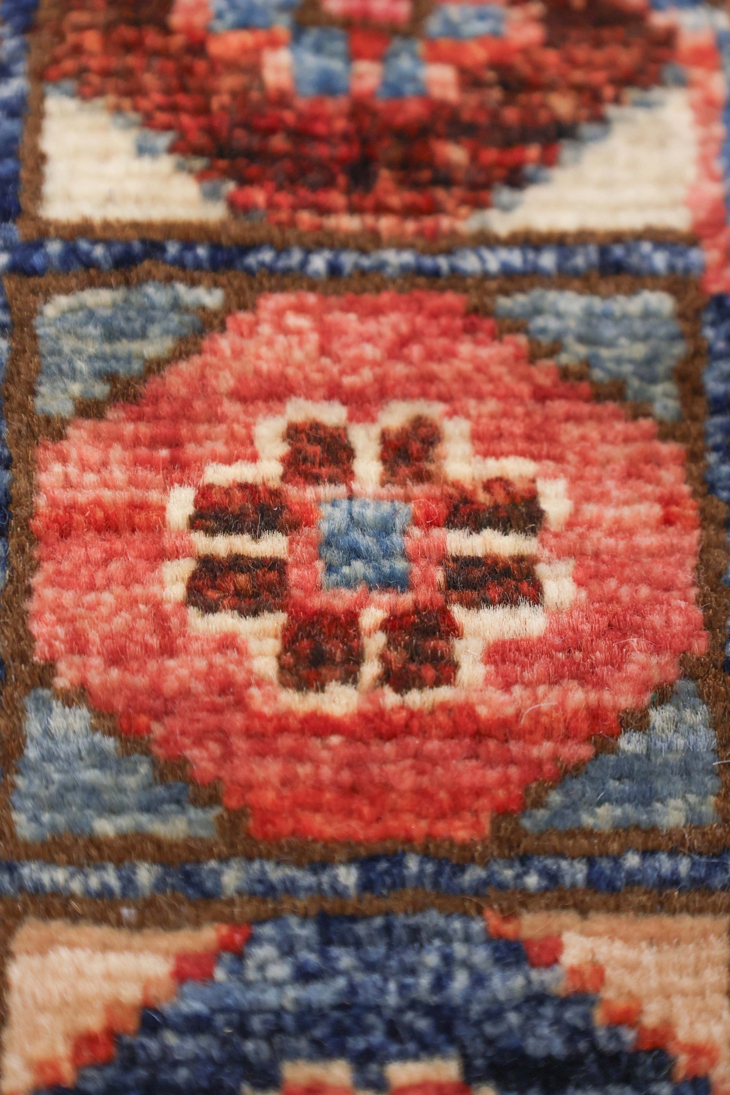 Kurd Handwoven Tribal Rug, J76907