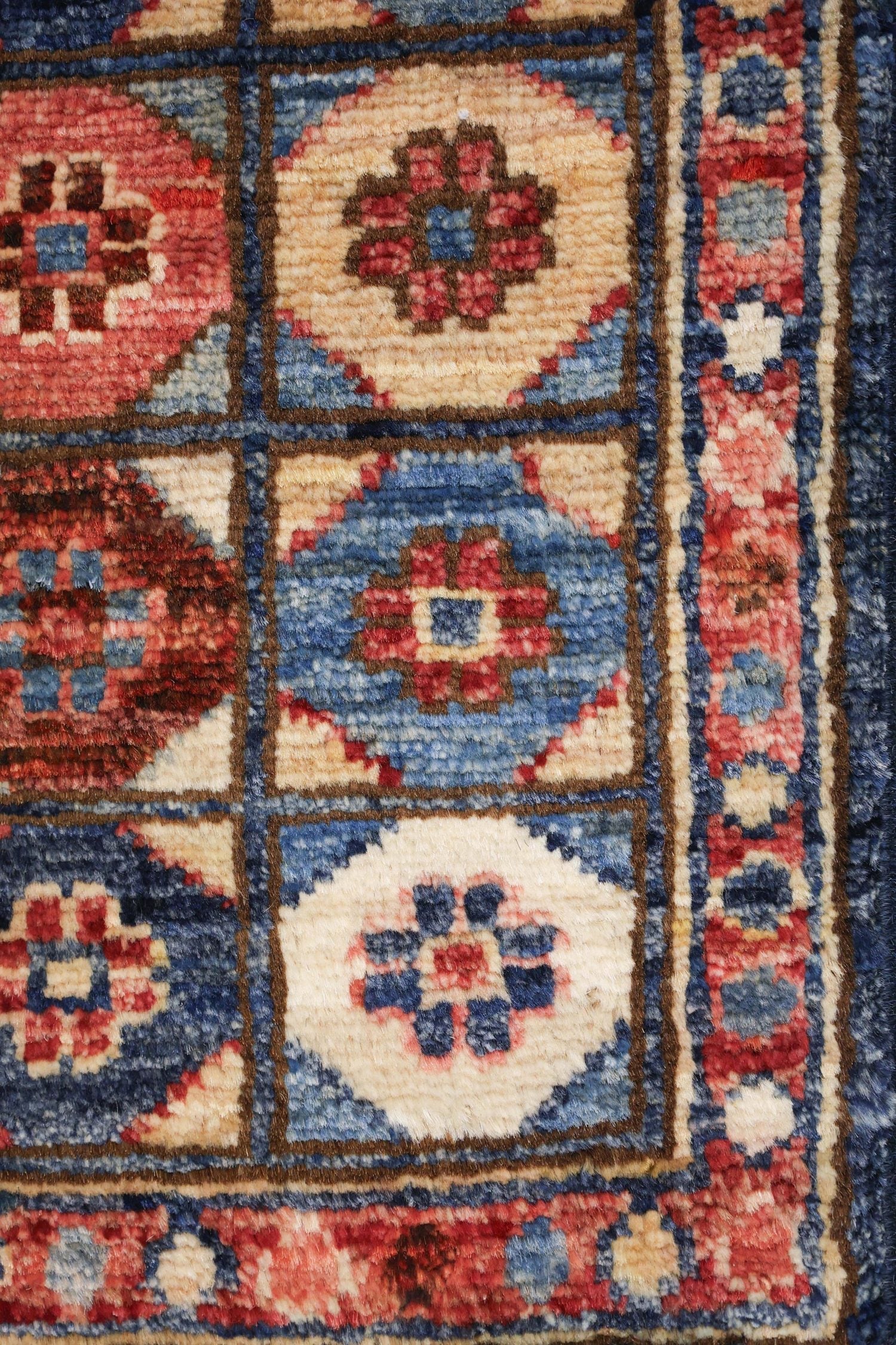 Kurd Handwoven Tribal Rug, J76907