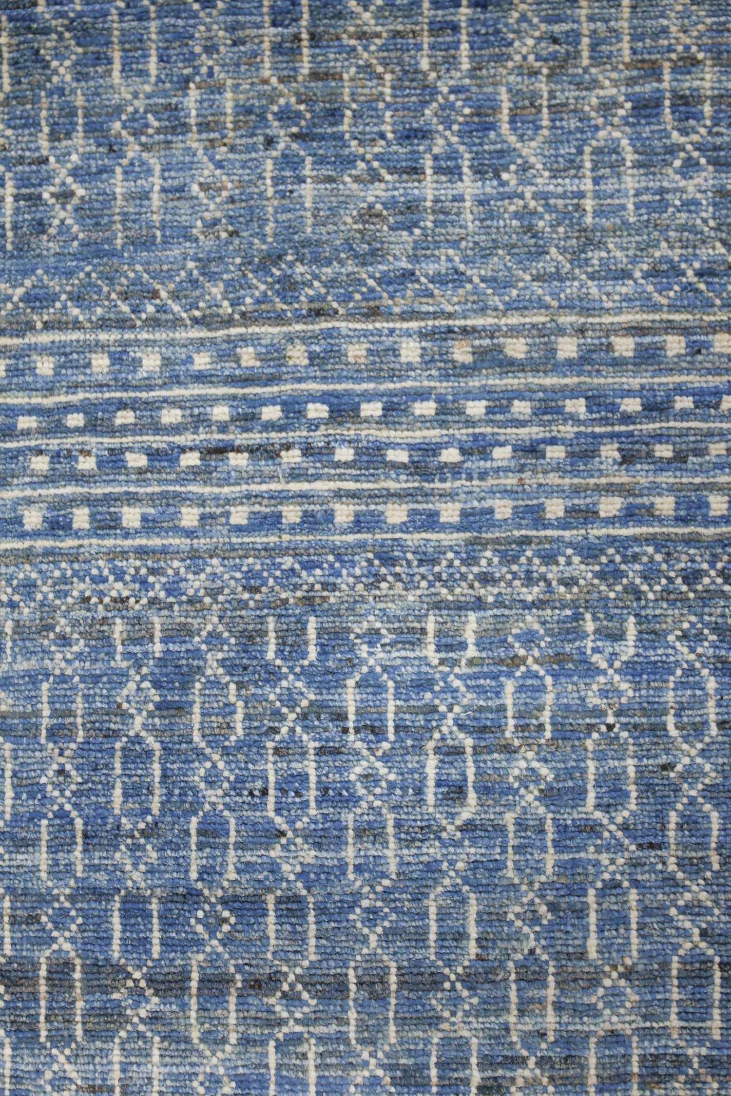 Moroccan Handwoven Tribal Rug, J75357