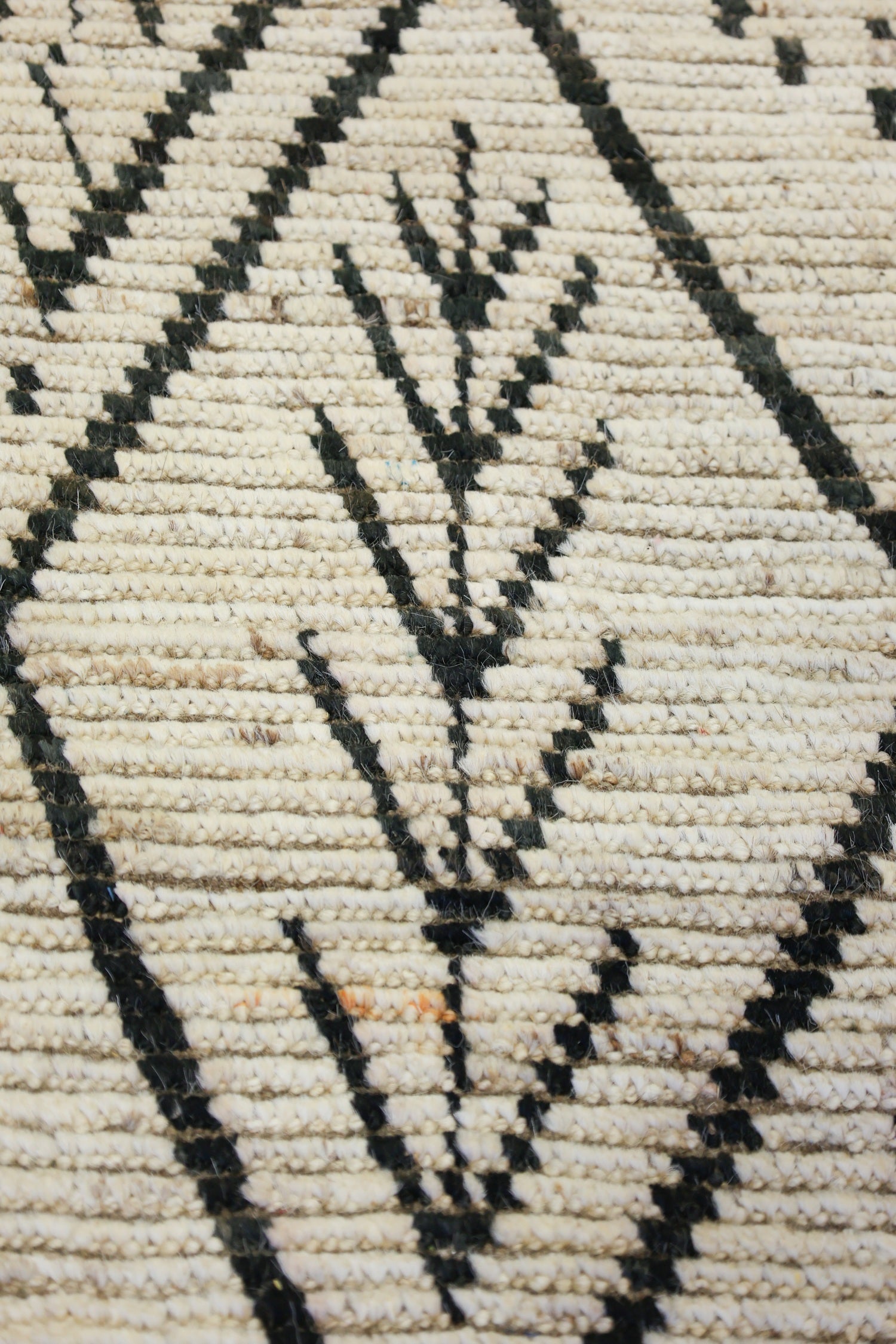 Moroccan Handwoven Tribal Rug, J75361