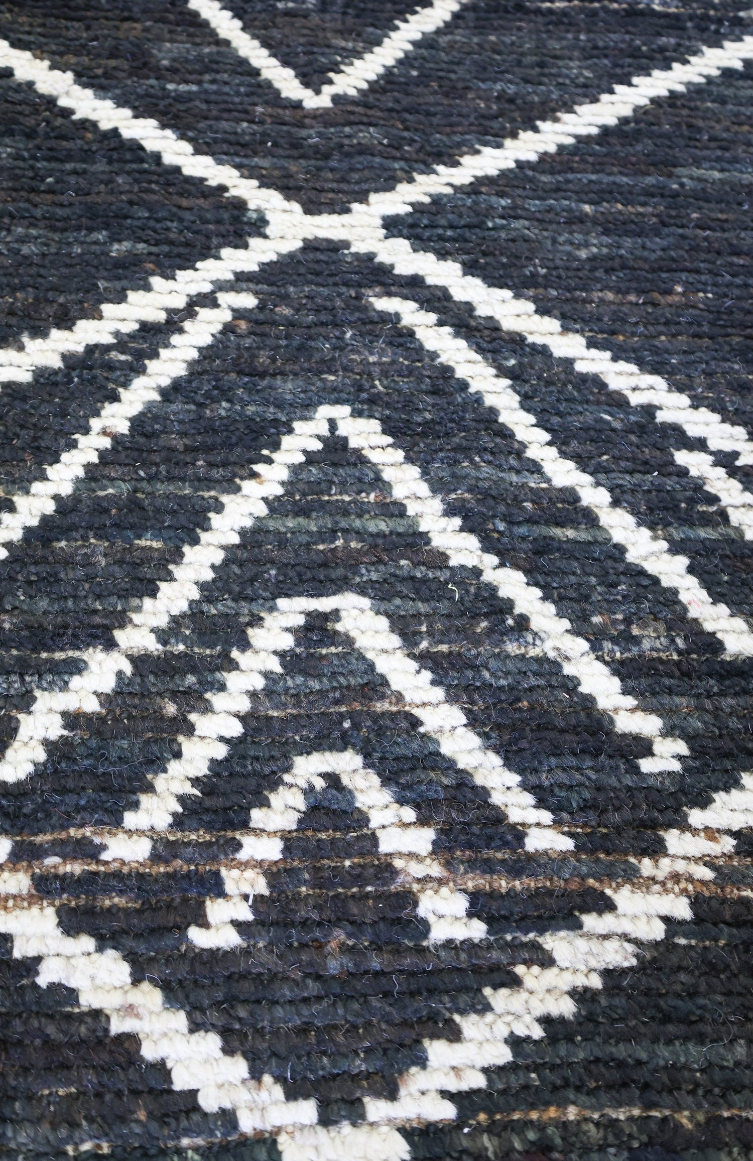 Moroccan Handwoven Tribal Rug, J75363