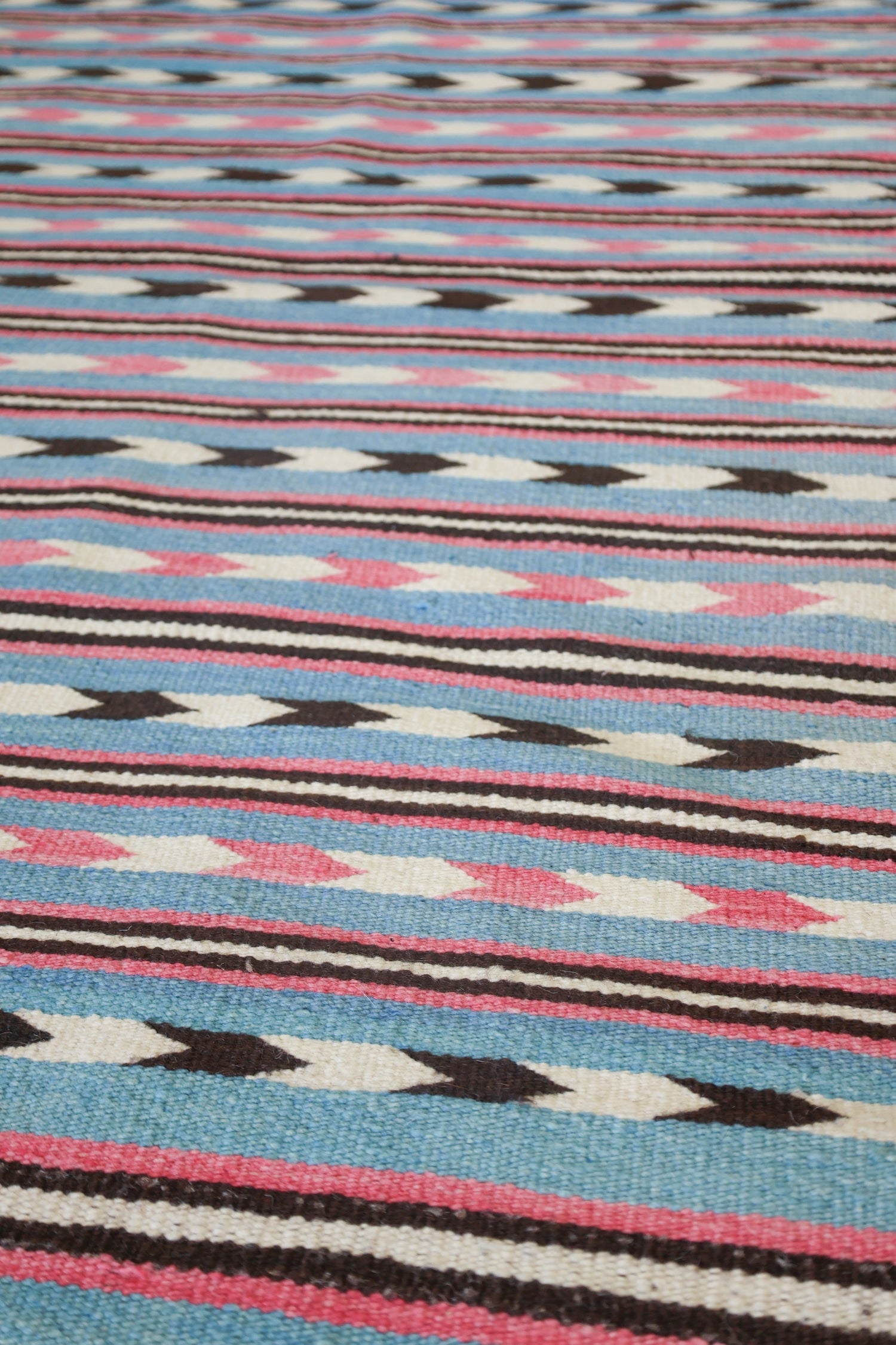 Antique Navajo Handwoven Tribal Rug, J73991