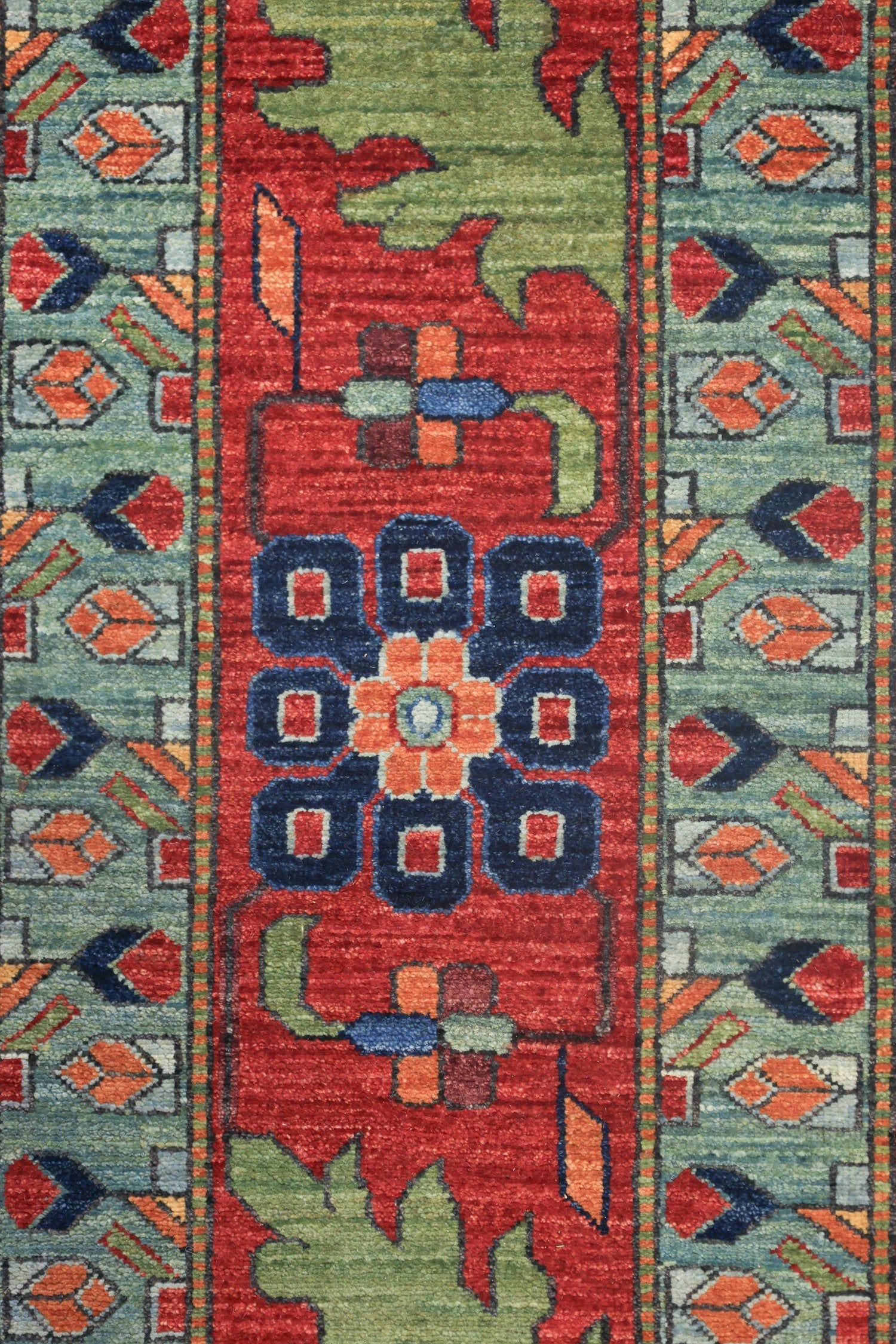 Qashqai Handwoven Tribal Rug, J74046