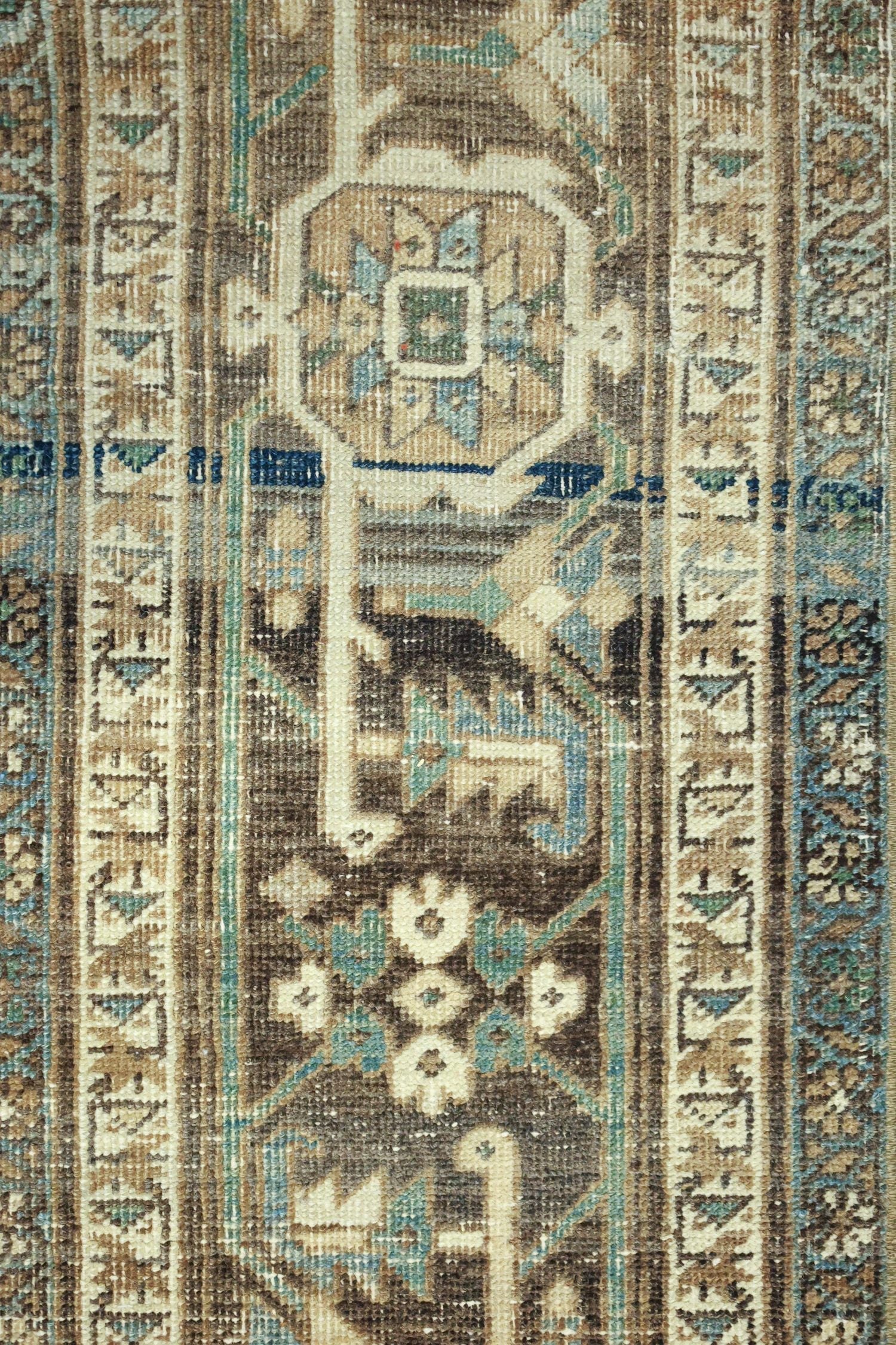 Vintage Serapi Handwoven Tribal Rug, J69168