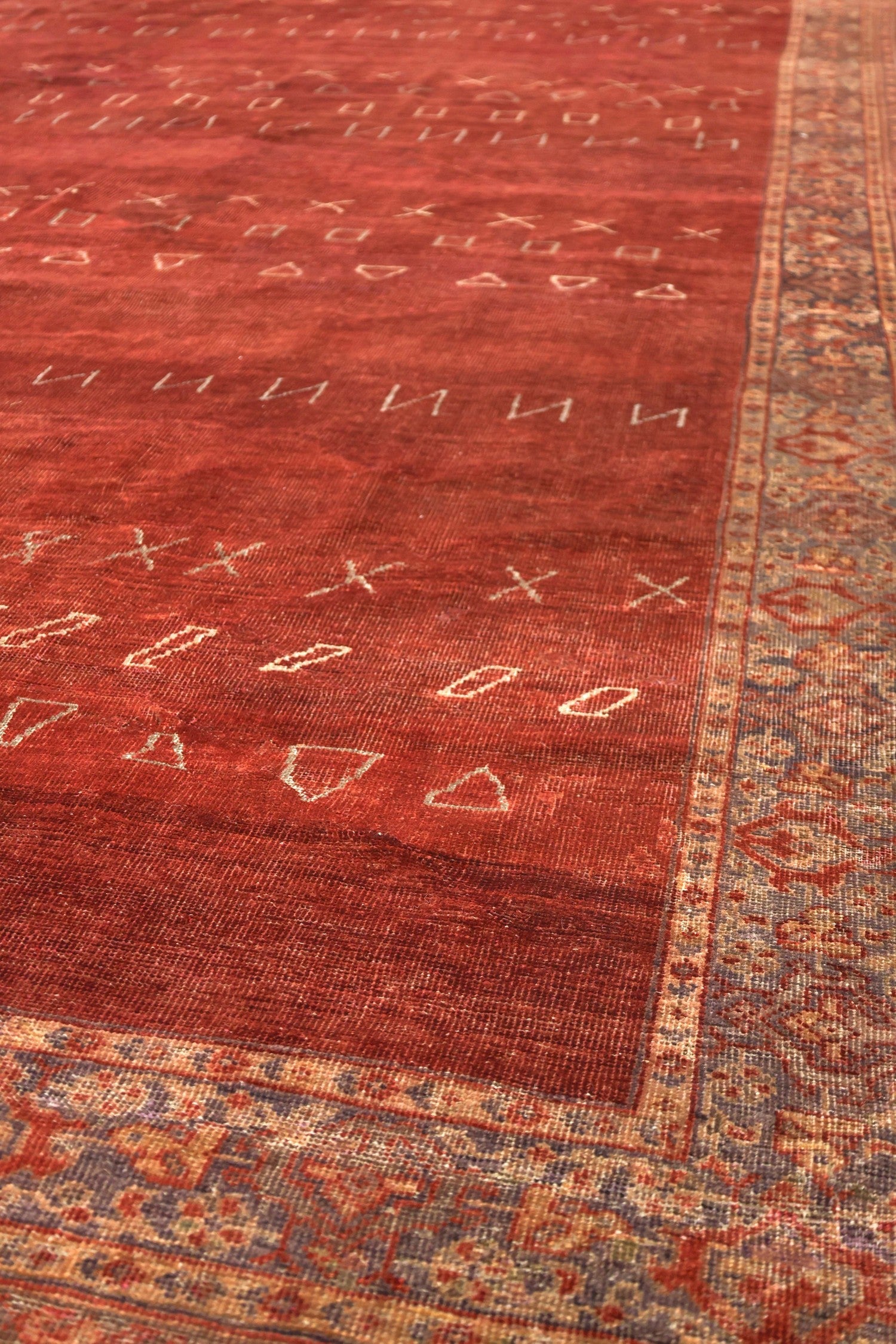 Vintage Sultanabad Handwoven Tribal Rug, J77204