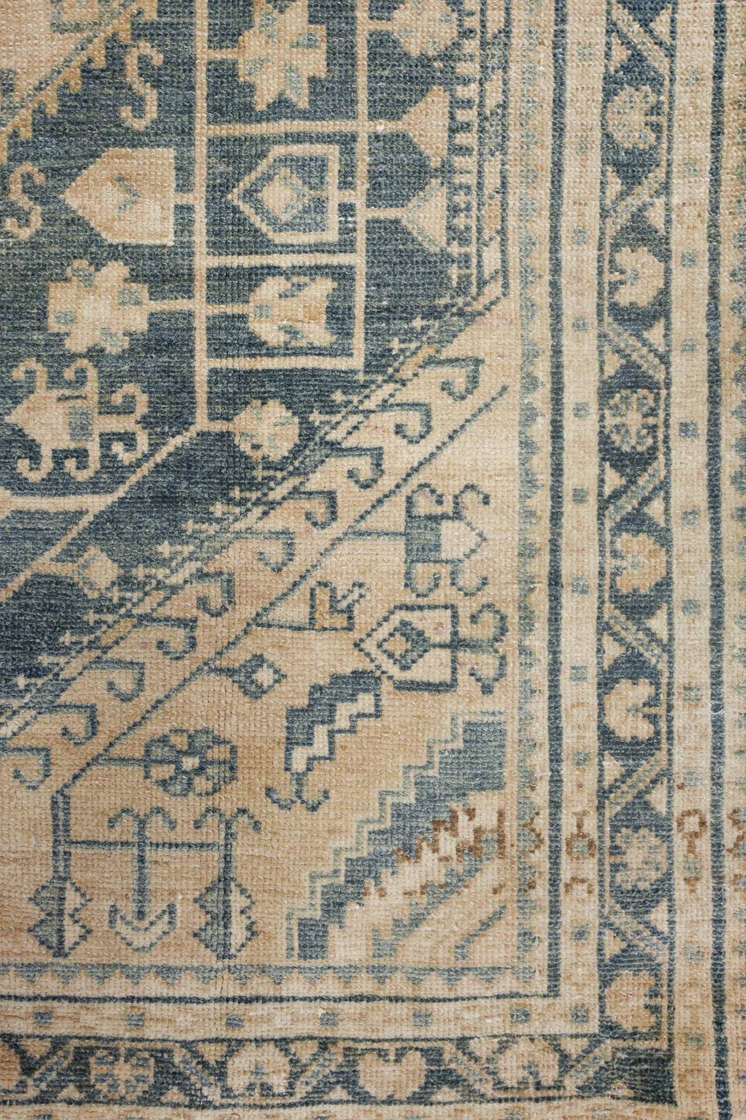 Vintage Tuisekhaan Handwoven Tribal Rug, J73152