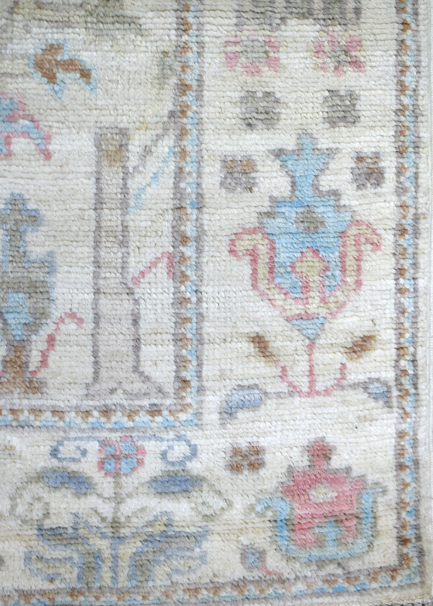 Oushak Handwoven Traditional Rug, J64254