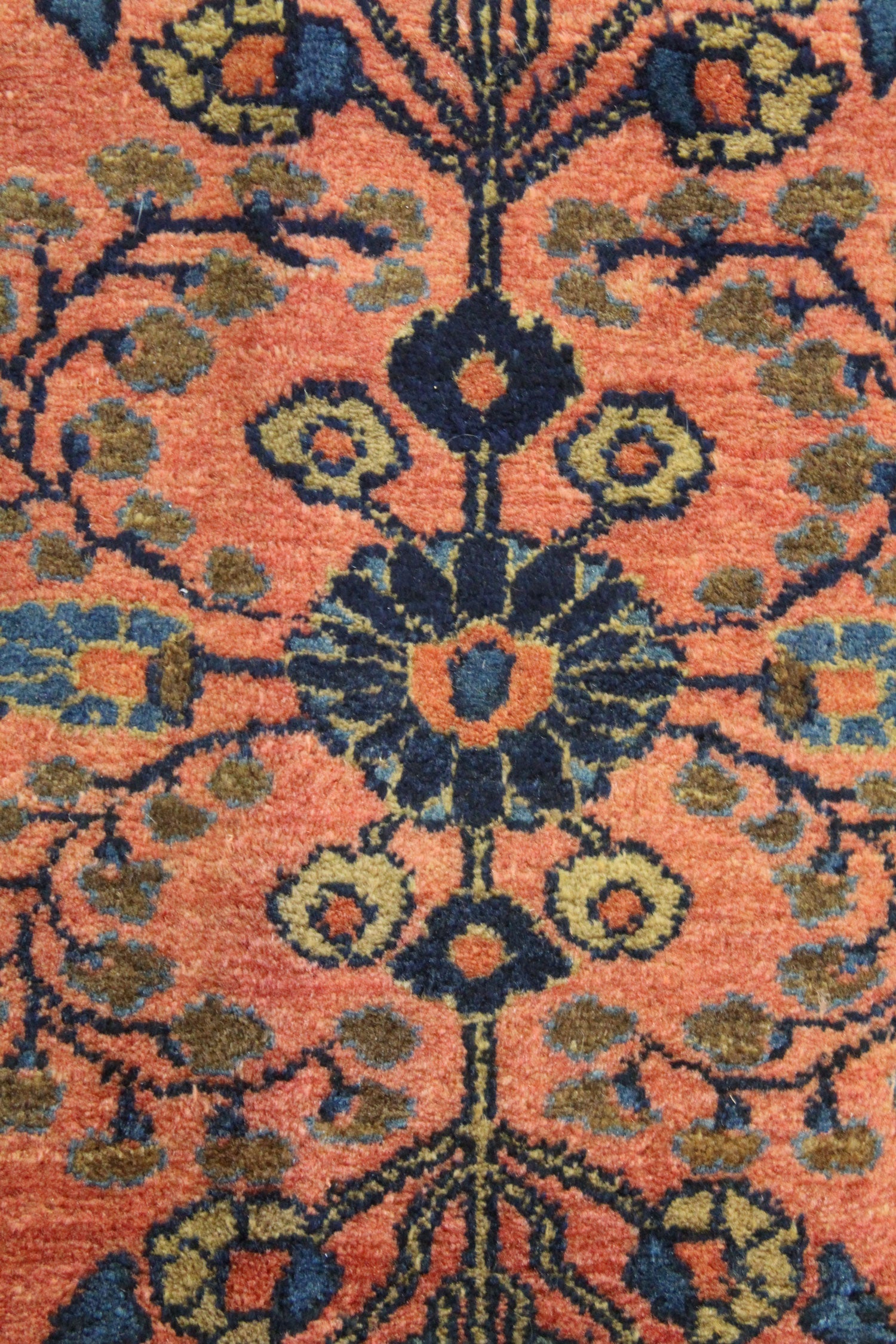 Antique Sarouk Handwoven Traditional Rug, J63614