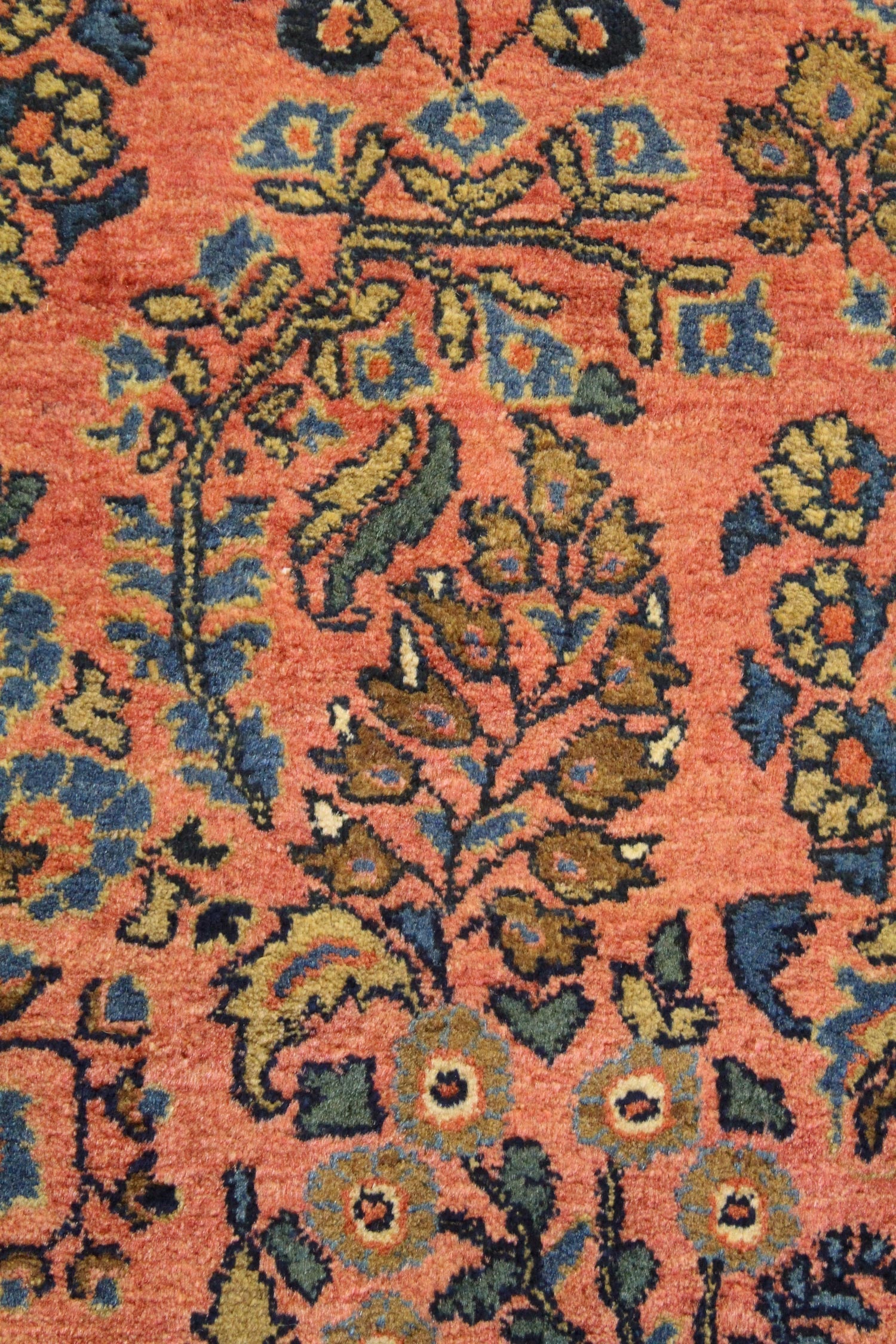 Antique Sarouk Handwoven Traditional Rug, J63614