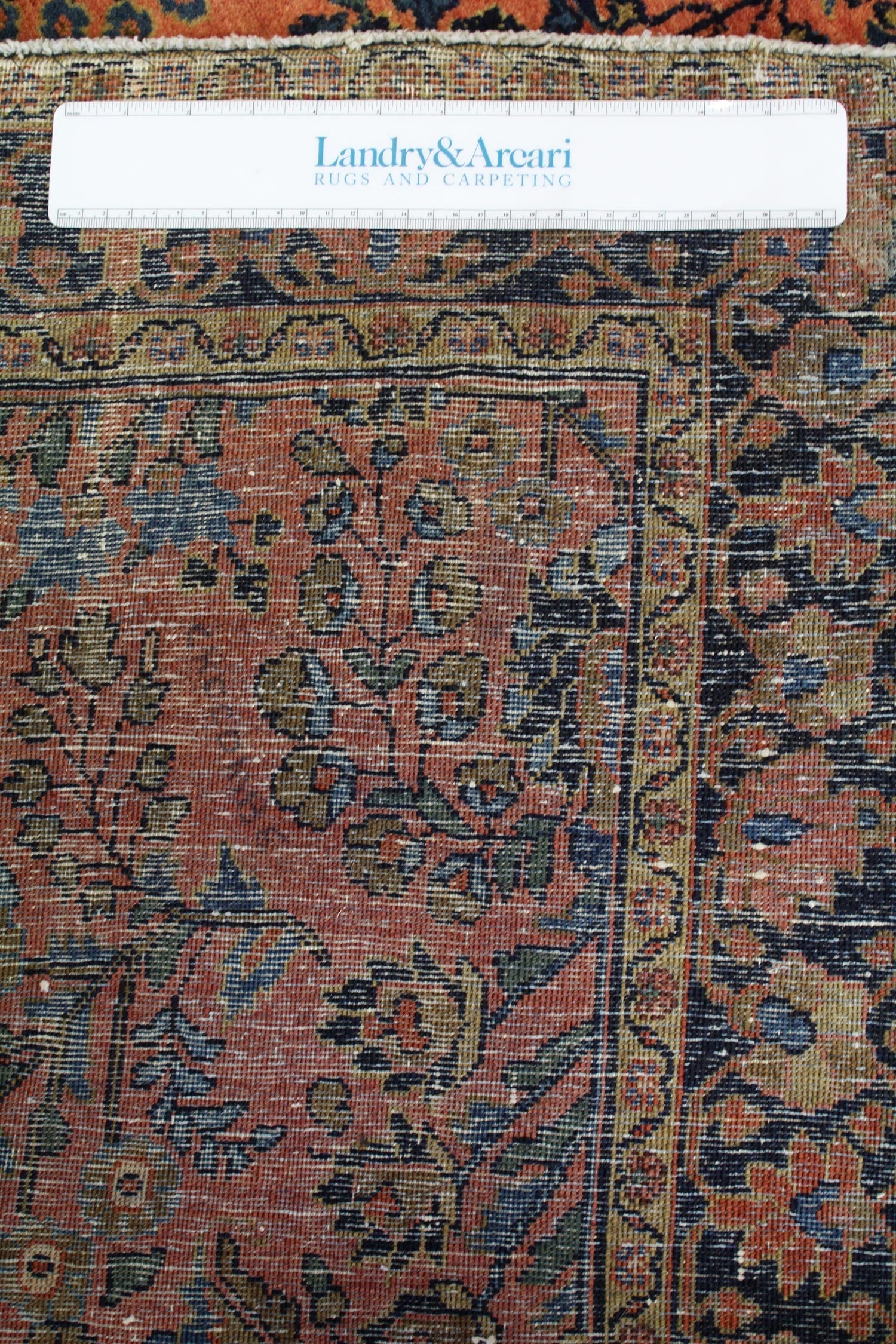 Antique Sarouk Handwoven Traditional Rug, J63614