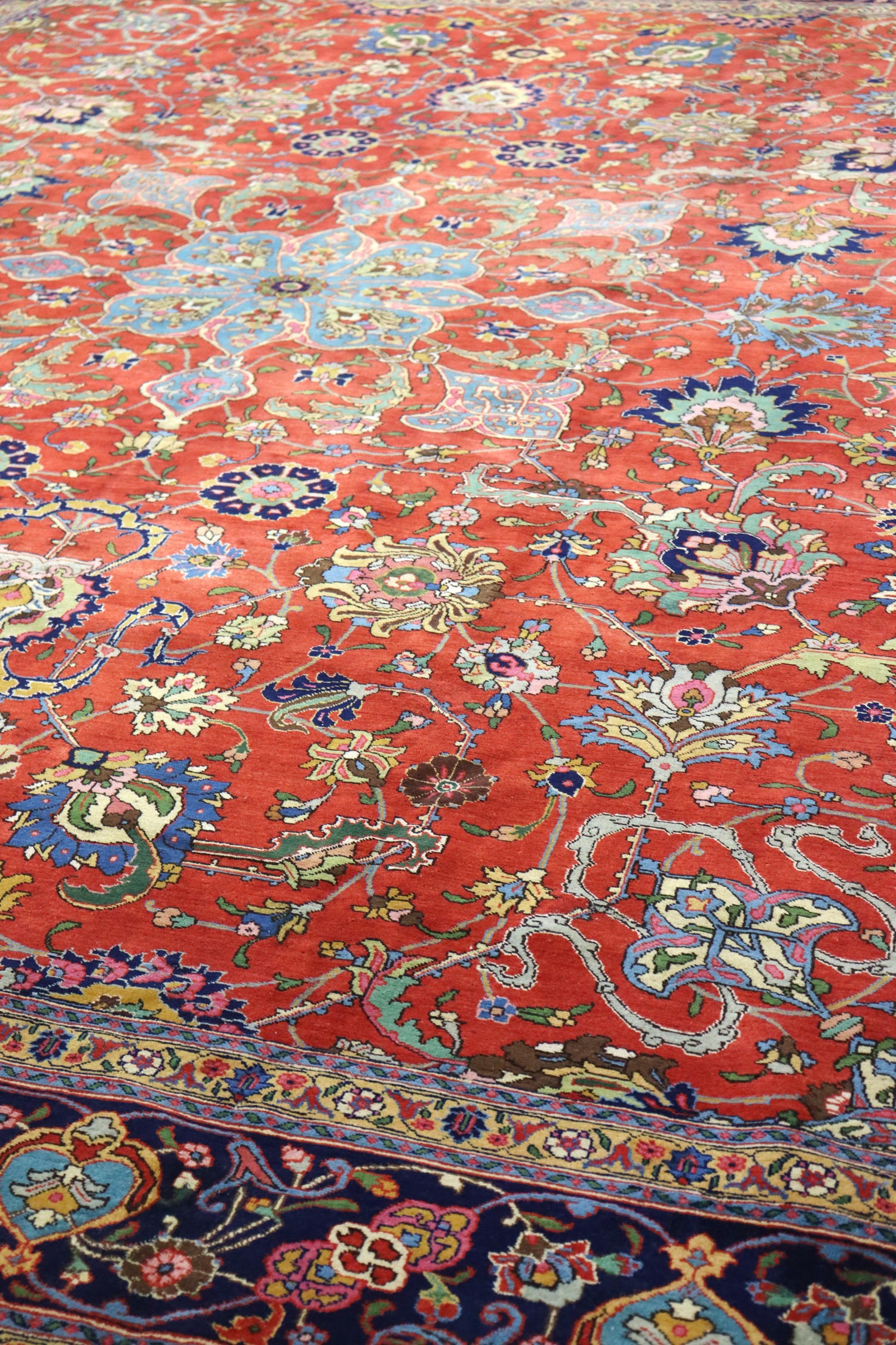 Antique Tabriz Handwoven Traditional Rug, J66267