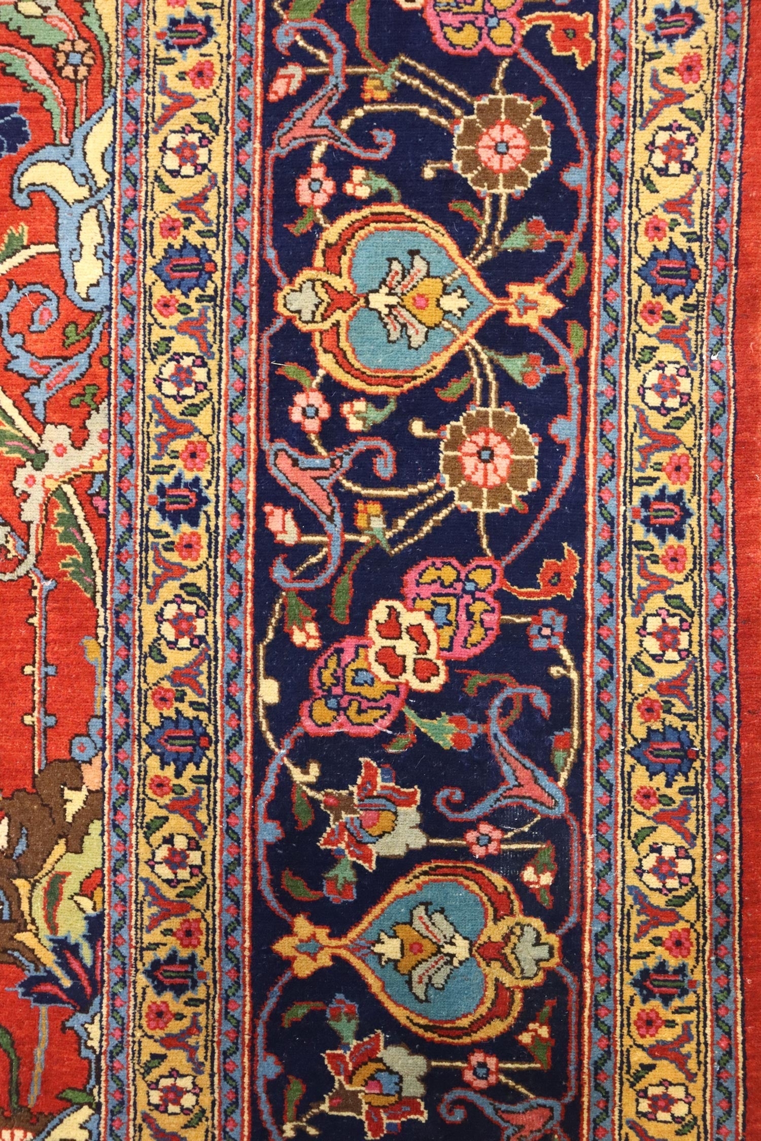 Antique Tabriz Handwoven Traditional Rug, J66267