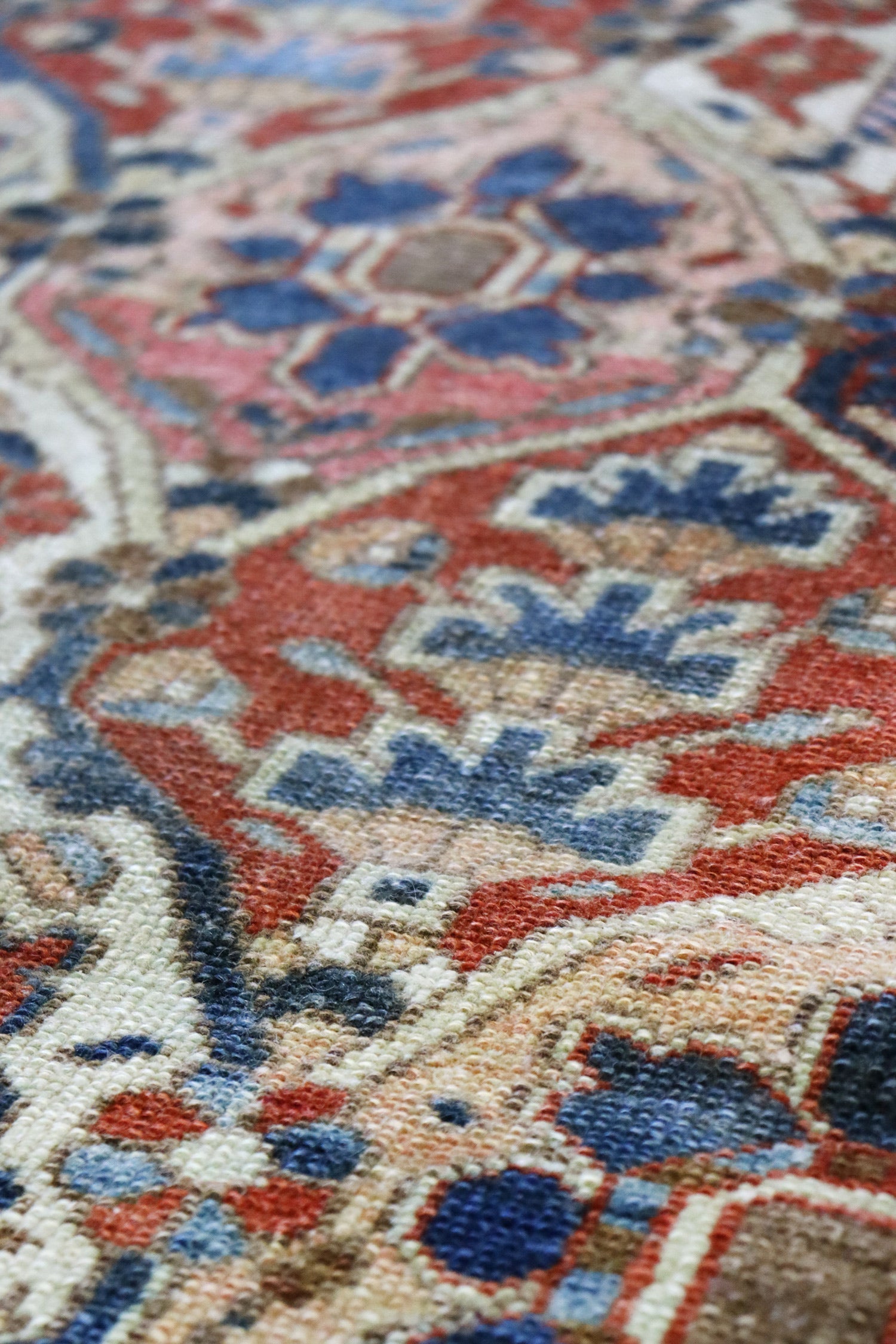 Vintage Bakhtiari Handwoven Transitional Rug, J65303