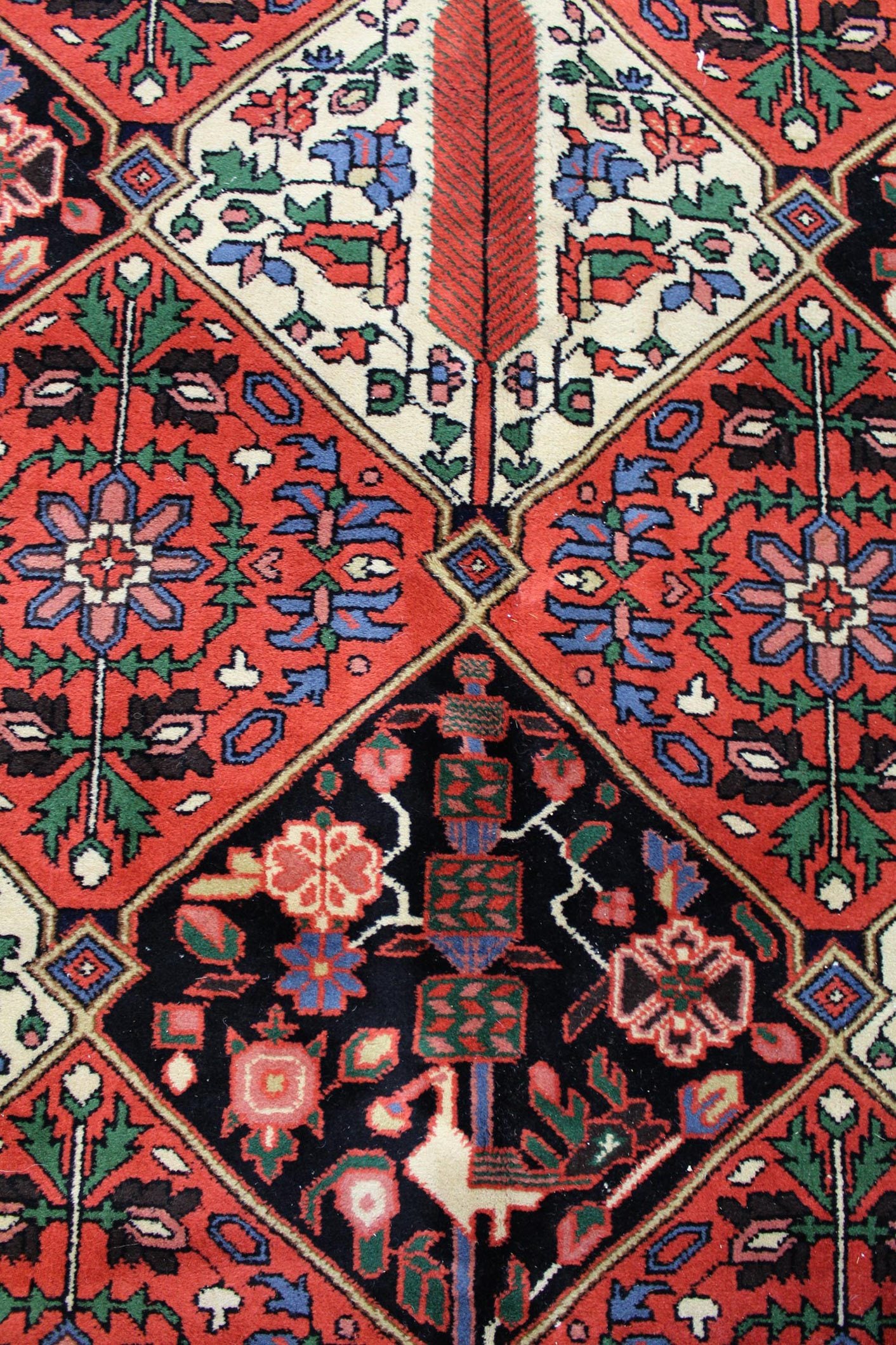 Bakhtiari Handwoven Tribal Rug, 66195