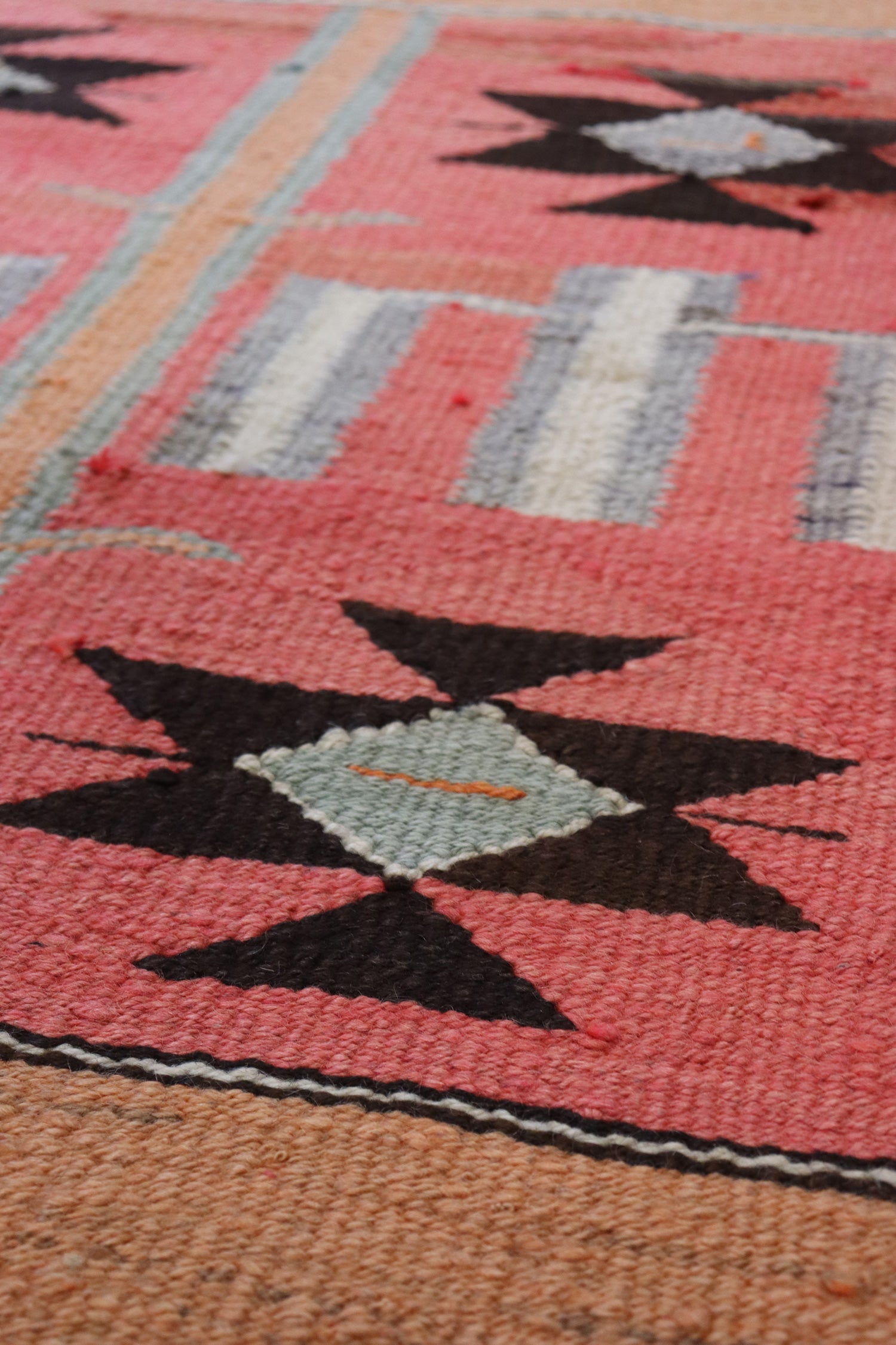 Vintage Herki Kilim Handwoven Tribal Rug, J66570