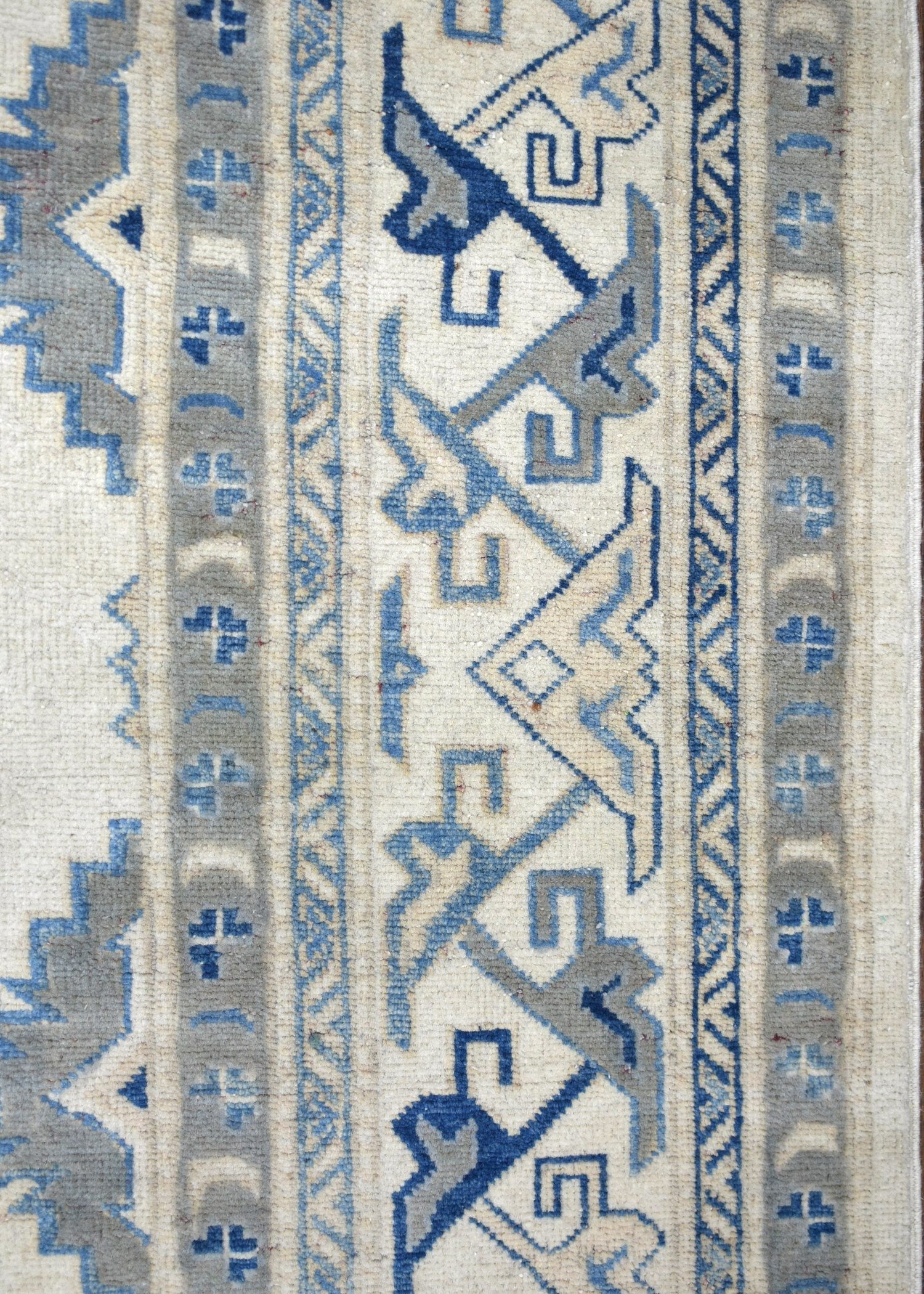 Kazak Handwoven Tribal Rug, J64237