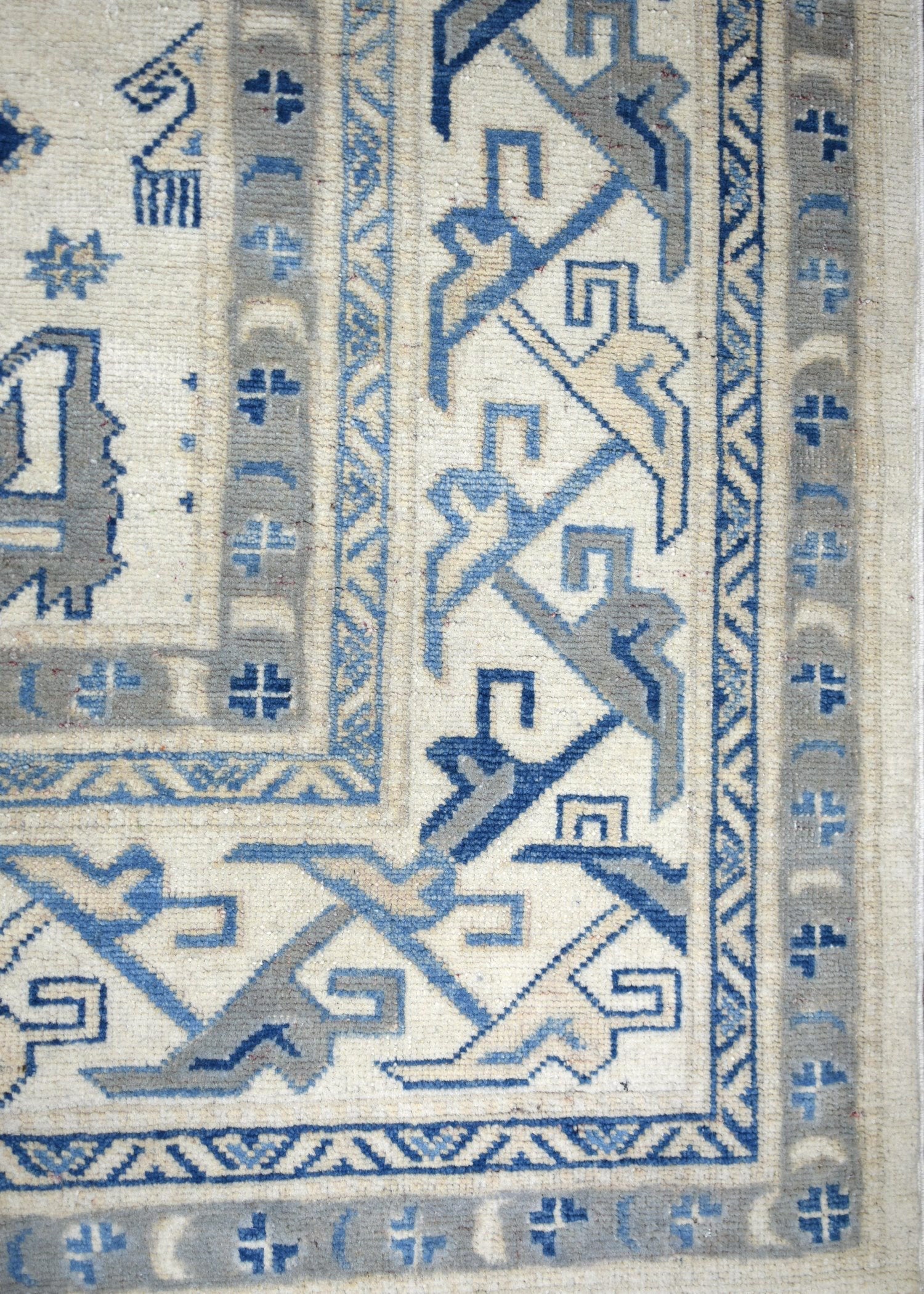 Kazak Handwoven Tribal Rug, J64237