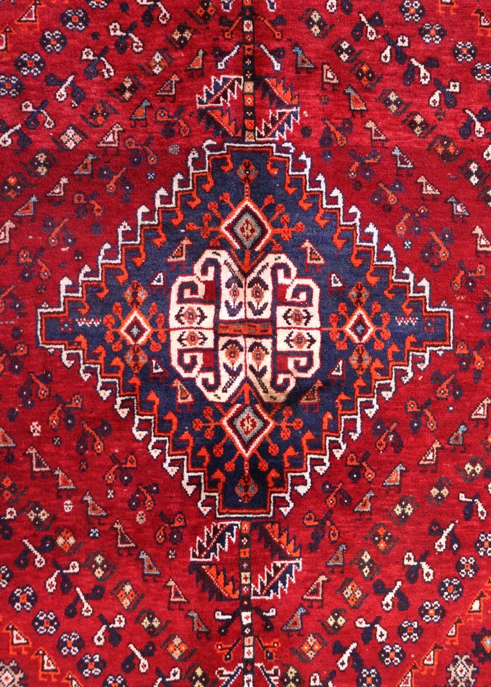 https://www.landryandarcari.com/cdn/shop/products/tribal-shiraz-rug-j68238-d_2048x.jpg?v=1672335277